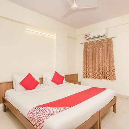 Oyo 7669 The Trinitywood Hotel Bangalore Esterno foto