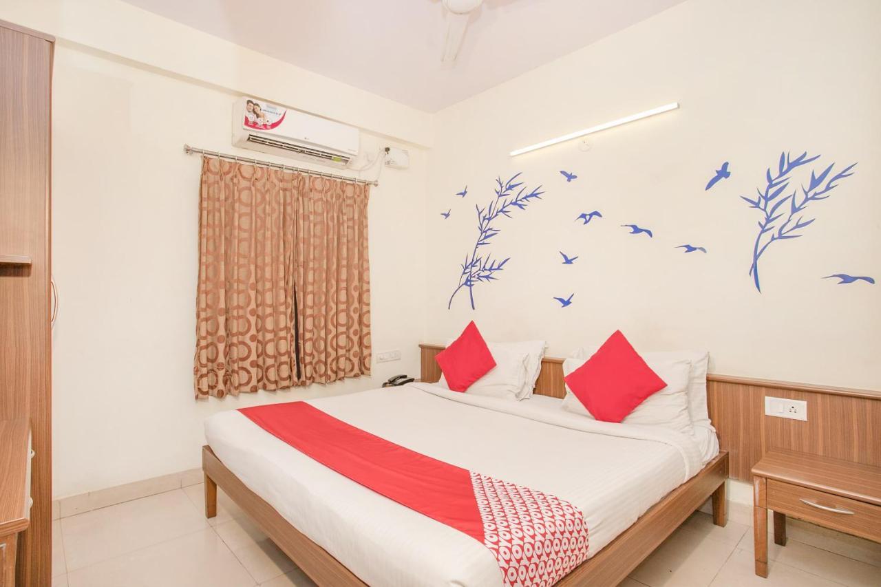 Oyo 7669 The Trinitywood Hotel Bangalore Esterno foto