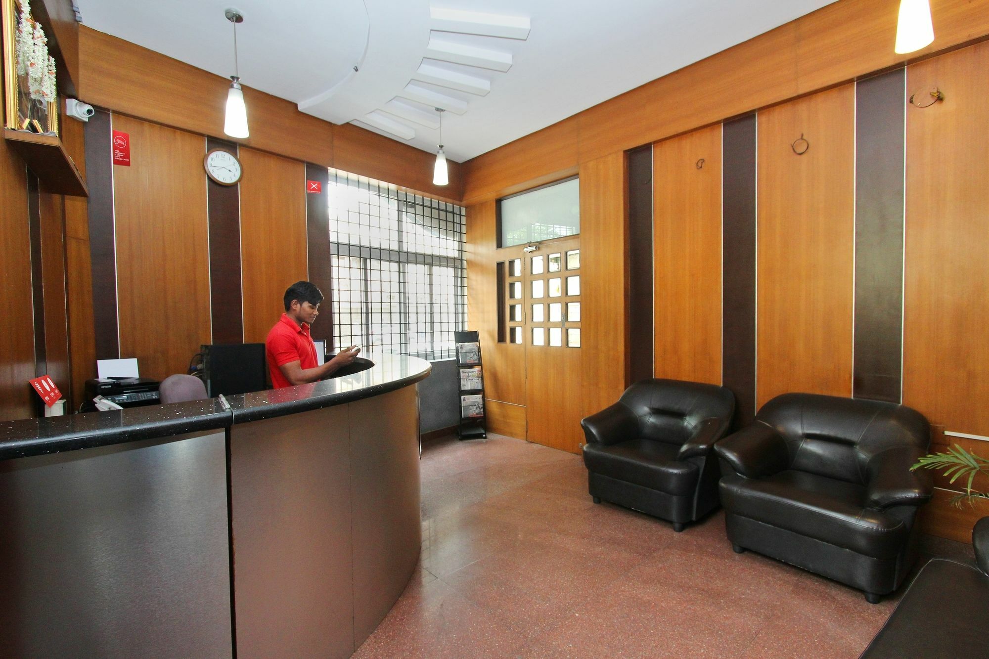 Oyo 7669 The Trinitywood Hotel Bangalore Esterno foto