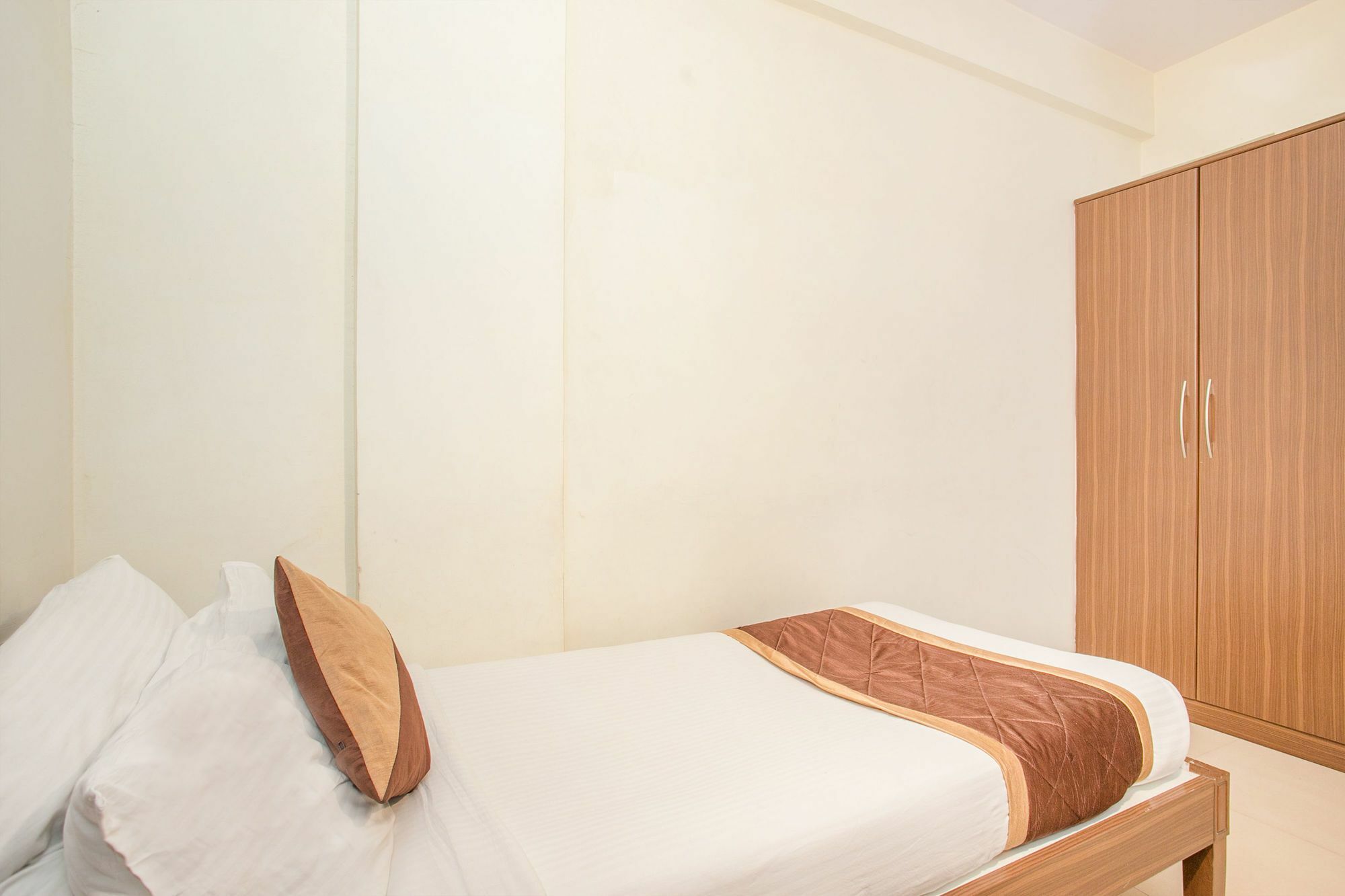Oyo 7669 The Trinitywood Hotel Bangalore Esterno foto